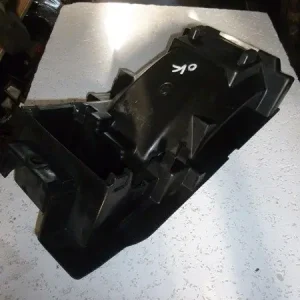 Kihagyhatatlan ajánlat Partie interne de garde boue arrière Kawasaki 600 ZZR (ZX600E) à partir de 1993